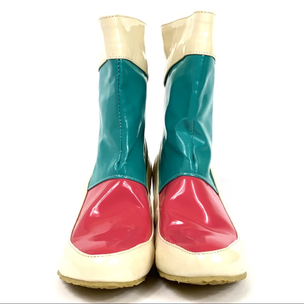Retro Reboot! 60's inspired patent leather booties